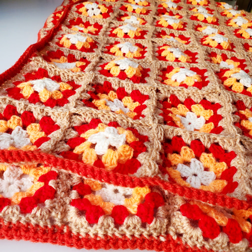 紅茶ページ＊グラニースクエア モチーフ編み グラニースクエア ミルク