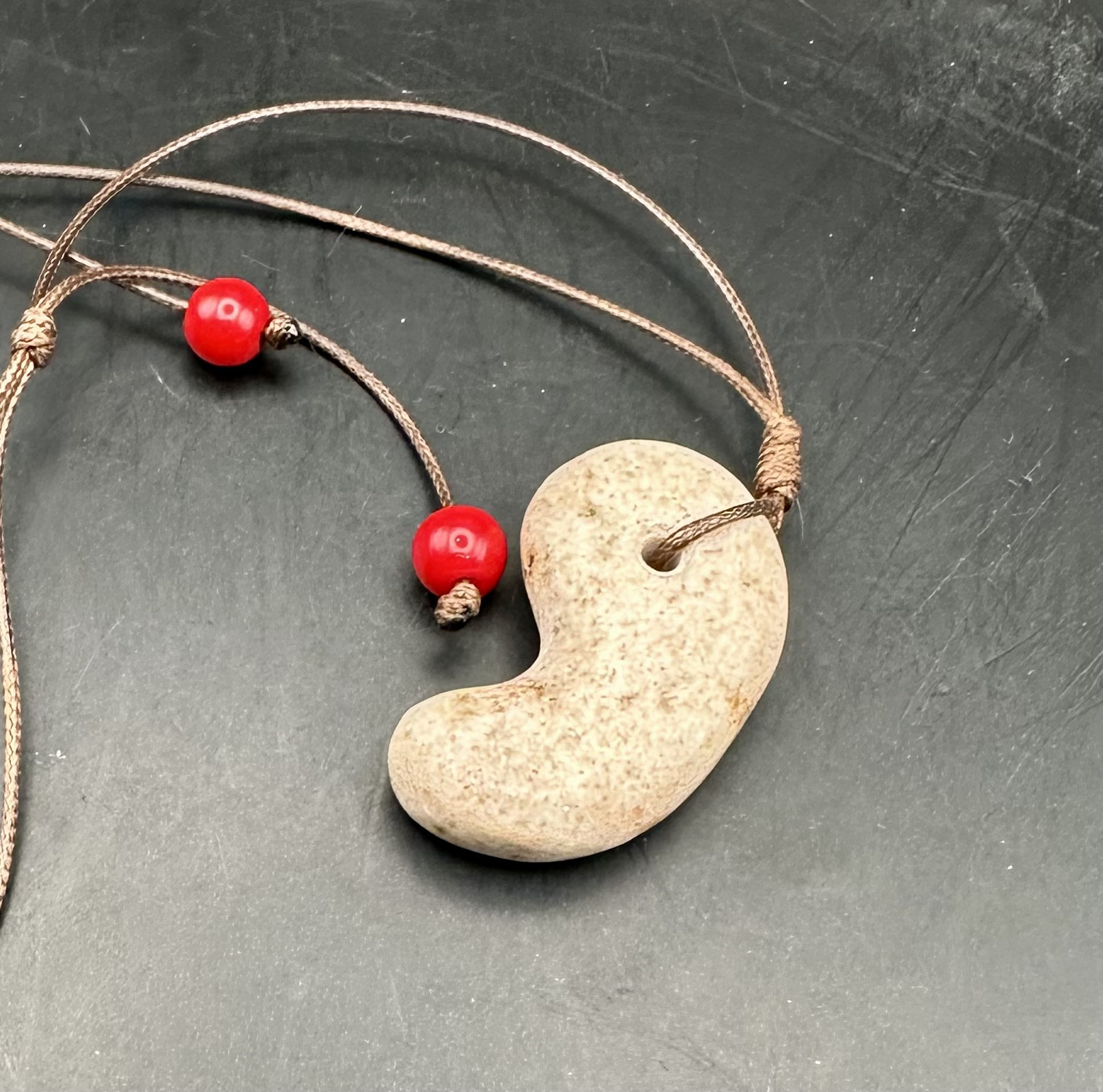 阿賀野ロードナイト勾玉 6,860円