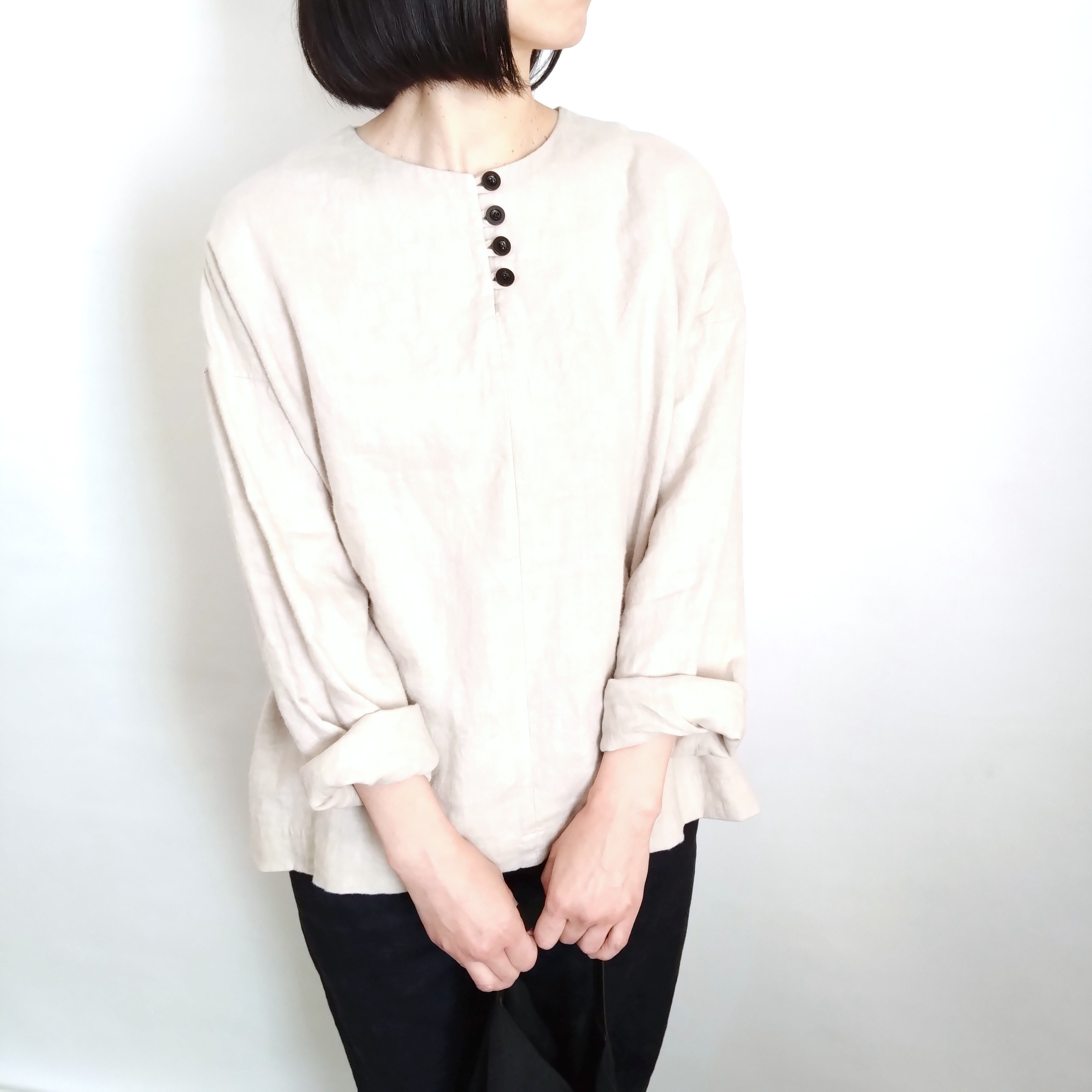 【期間限定送料無料!】再販！× 4  新！ブラッシュドリネンのトップ  40sフレンチリネン  オイスターベージュ