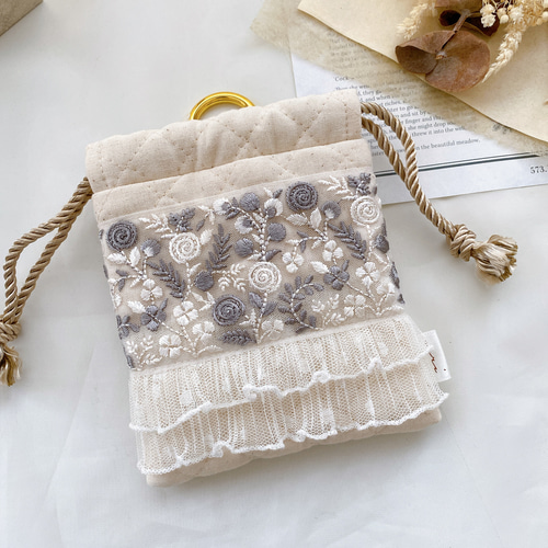 インド刺繍リボン】ハンドメイド ミニ 巾着 フリル ポーチ 巾着