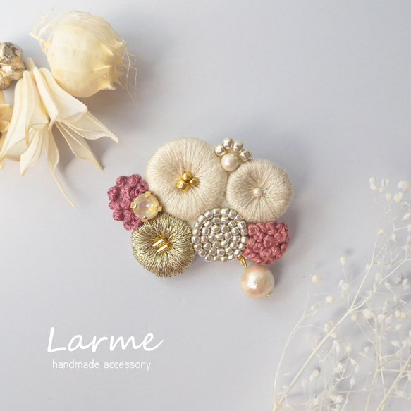 刺繍ブローチ　ハンドメイド　moco marumaru 刺繍ブローチ フォーマル・ハレの日に ブローチ Larme