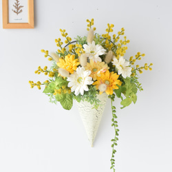 【Creema限定春の福袋】ミモザのフラワーインテリア＊お揃いで可愛い♪フェイクウォーターアレンジとハンギングバスケット 2枚目の画像