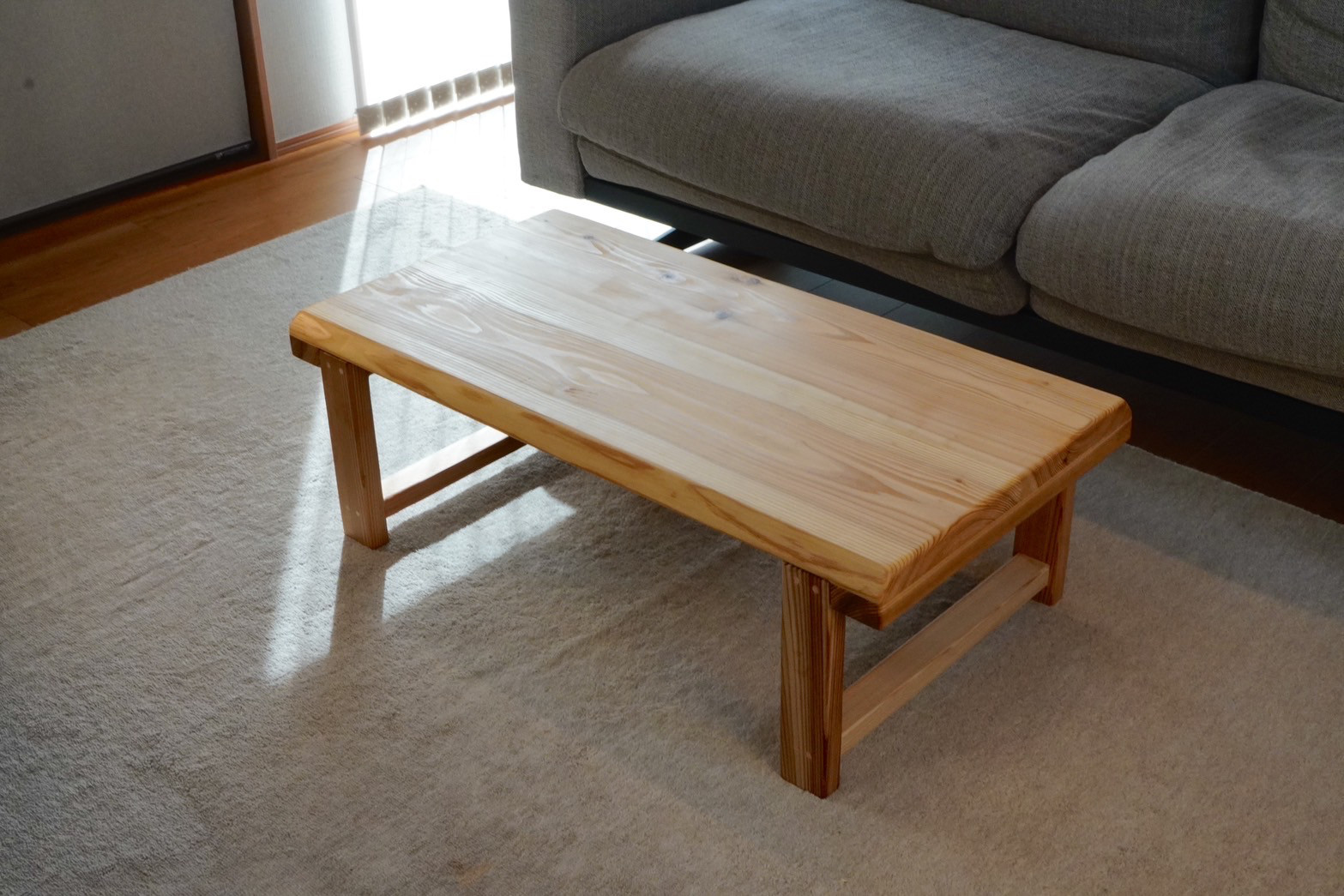 折りたたみ式　杉のローテーブル