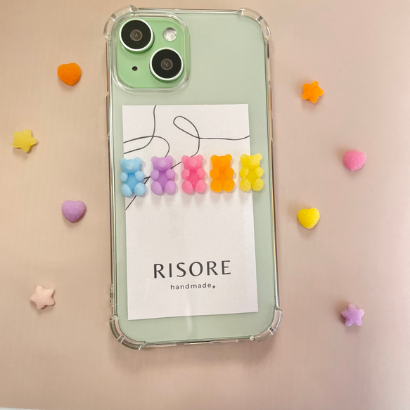 くまグミのスマホケース（よこ）【iPhone全機種対応】レジン iPhone16 iPhone15 クリアケース 6枚目の画像