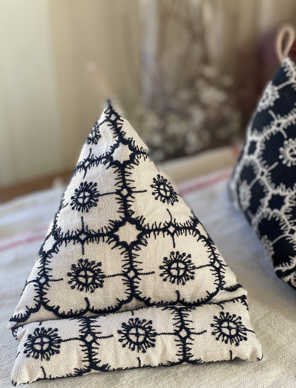 ＊new  スマホスタンド　ミナペルホネン生地アネモネwhite 3枚目の画像