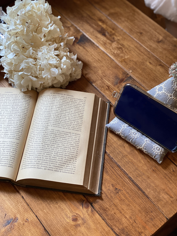 ＊new  スマホスタンド　ミナペルホネン生地アネモネwhite 2枚目の画像