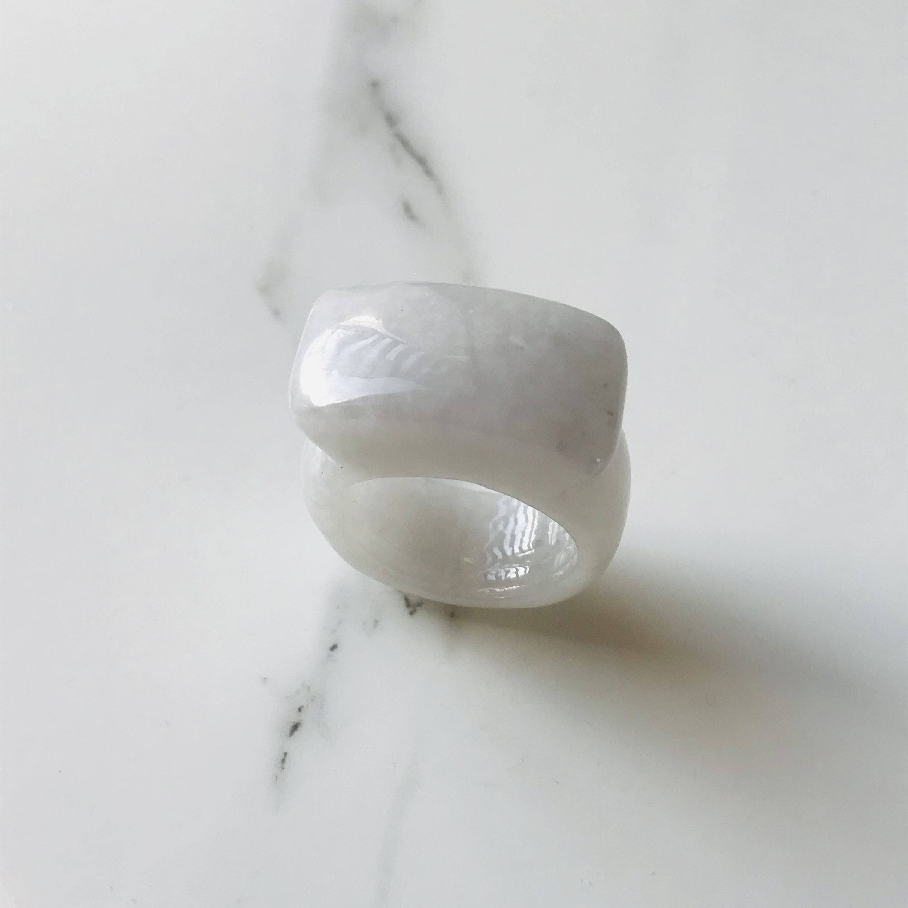 [R90-004］ ジェイド　JADE ヒスイ　本翡翠　くりぬき　リング　天然石　一点物　ミャンマー産　18号　指輪