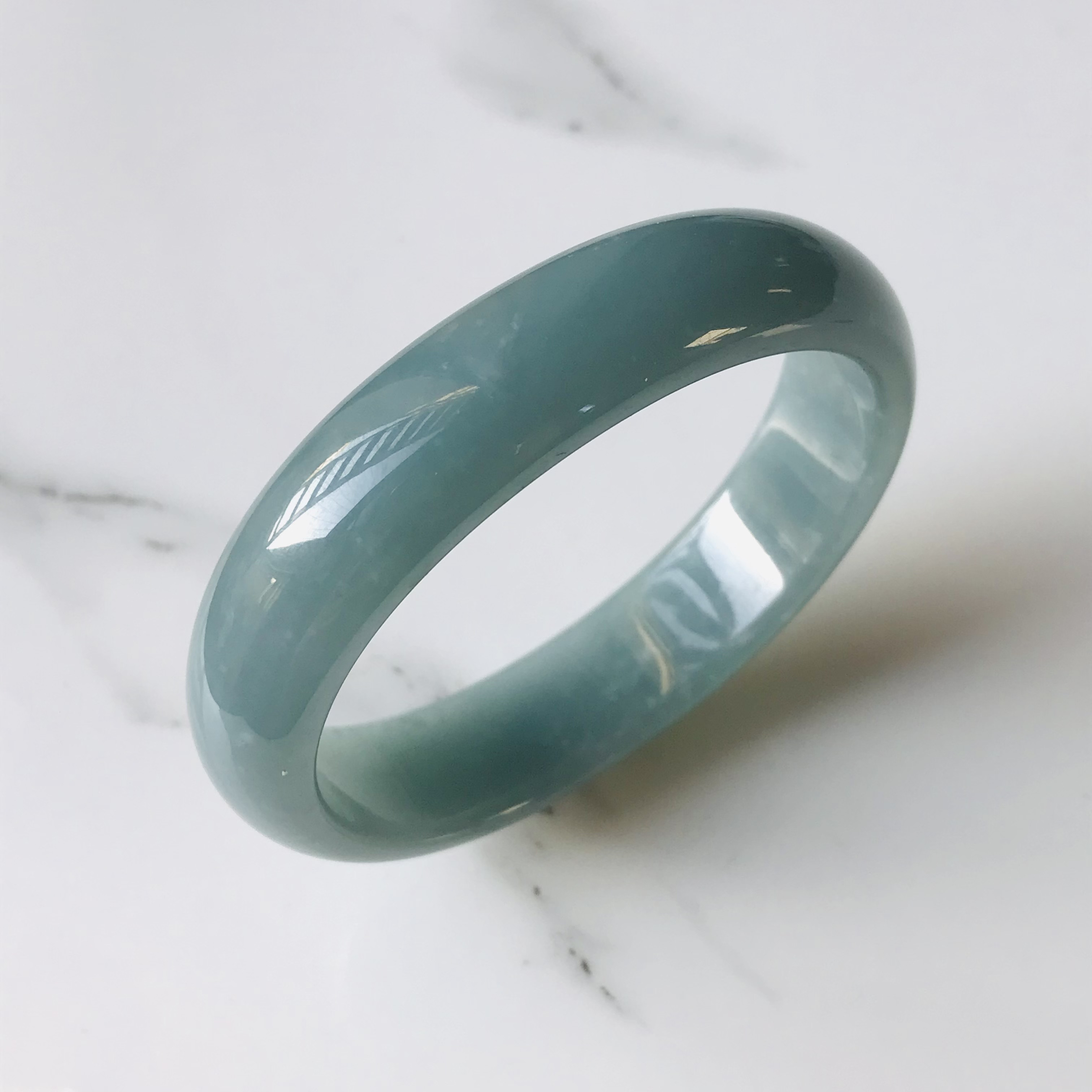 [B100-0153］ ジェイド　JADE  ヒスイ　本翡翠　バングル　天然石　グアテマラ産　50.4×44.9mm 14,400円