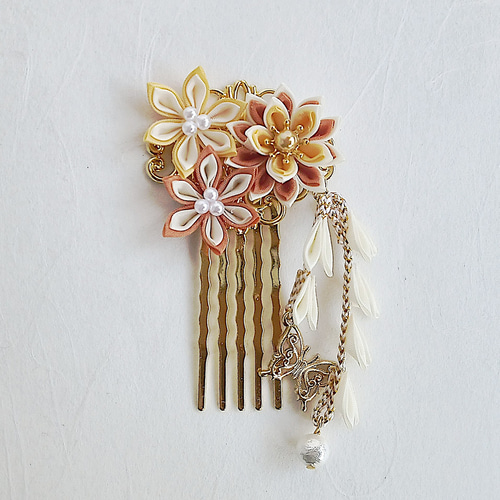 つまみ細工髪飾り 紅金 蝶 成人式 卒業式 七五三 結婚式 ハンドメイド 卒業