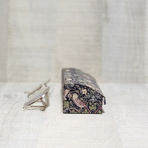 ゆったりサイズの眼鏡ケース☆【grey/pink】モリス☆いちご泥棒