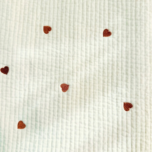 ヌビ生地 韓国直輸入 ハート刺繍のふんわりキルティング【オフホワイト