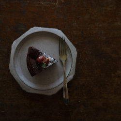 NEW! creema限定ちょこっとワケありな逸品  八角輪花皿　M　淡い桃色パステル系・グレー系　陶器 14枚目の画像