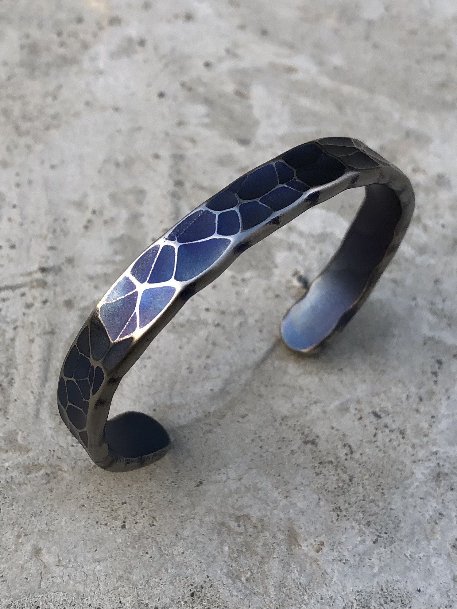 titanium bangle “royal bule” 純チタン製バングル ブレスレット