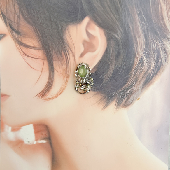 大ぶりピアス/ビジュー/ビーズ刺繍ピアス/シルバー/フープ/ピアス イヤリング 2枚目の画像