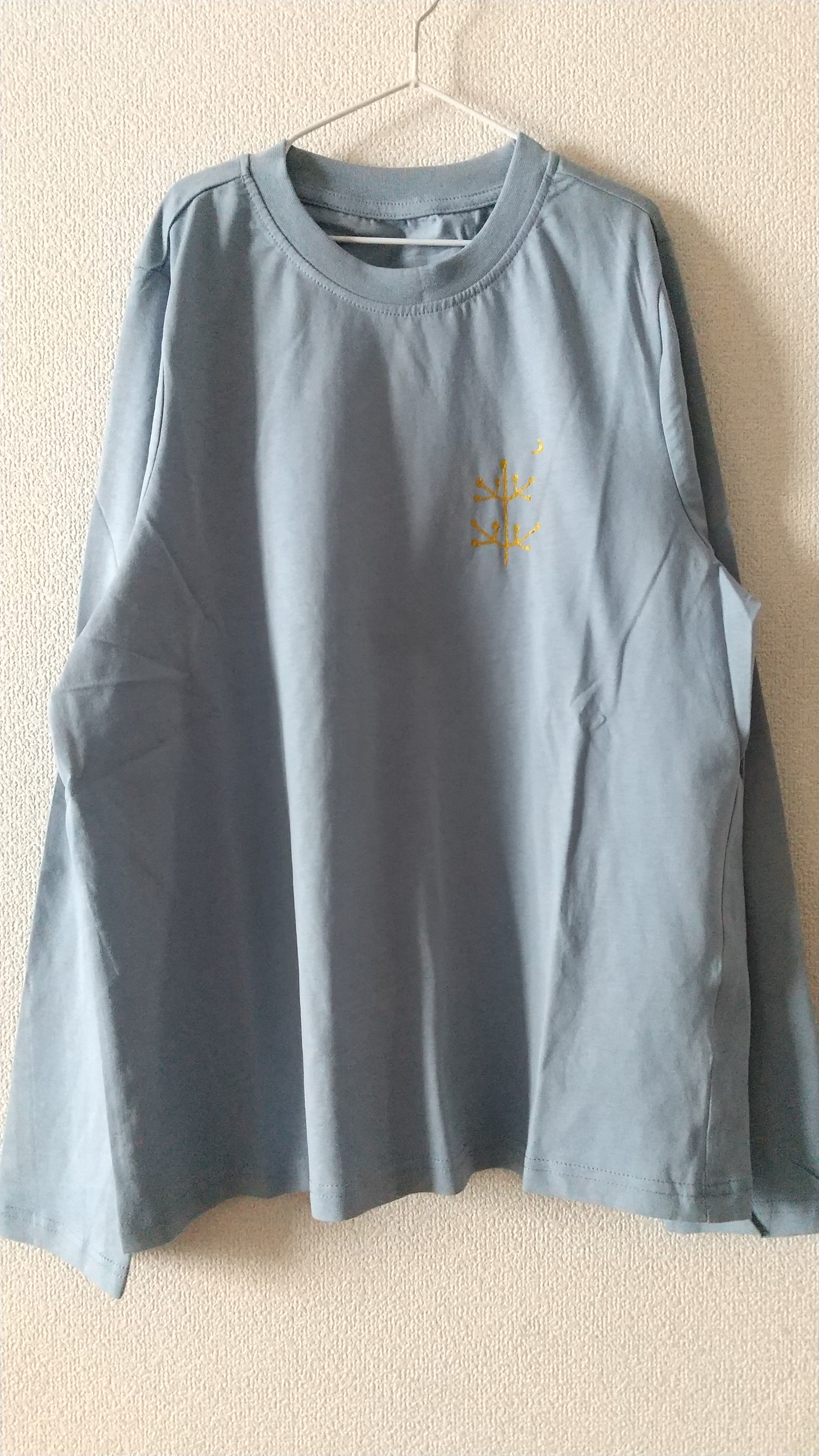 木と三日月☆☆長そでシャツ(アイスブルー)