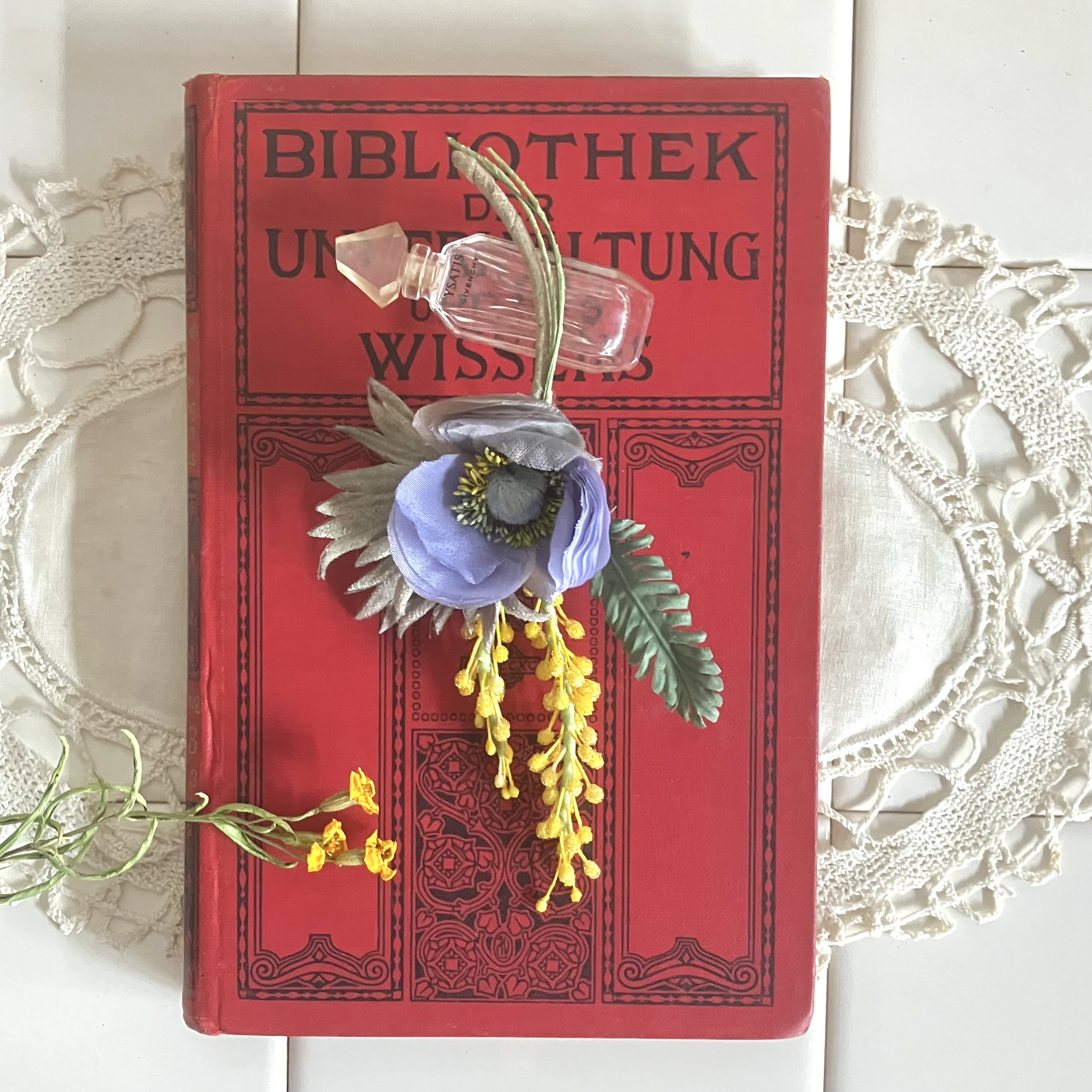 布花❁⃘ラナンキュラスとミモザのコサージュ 5,372円