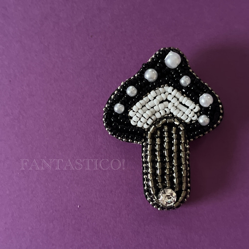 お得な2個セット❤️毒キノコのビーズ刺繍ブローチ❤️マッシュルーム