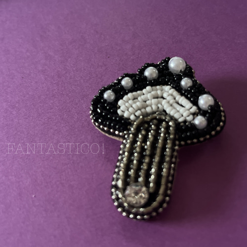 お得な2個セット❤️毒キノコのビーズ刺繍ブローチ❤️マッシュルーム