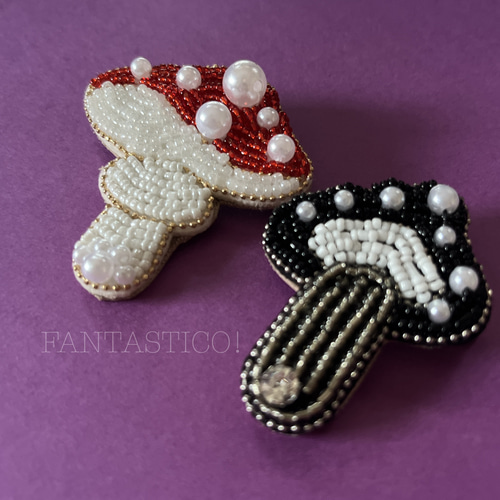 こり198.キラキラきのこ ビーズ 刺繍ブローチ ハンドメイドアクセサリ 新作キノコシリーズ》ビーズ刺繍ブローチ『不思議な森の毒キノコ