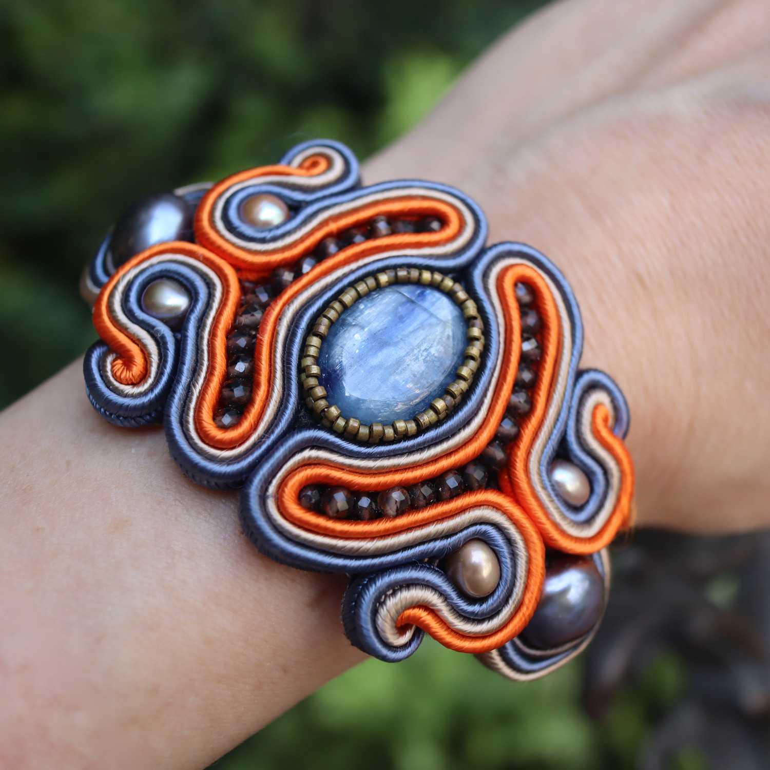 カイヤナイト　ブラックバロックパール　スモーキークォーツ　ソウタシエ　ブレスレット　バングル　　１点物