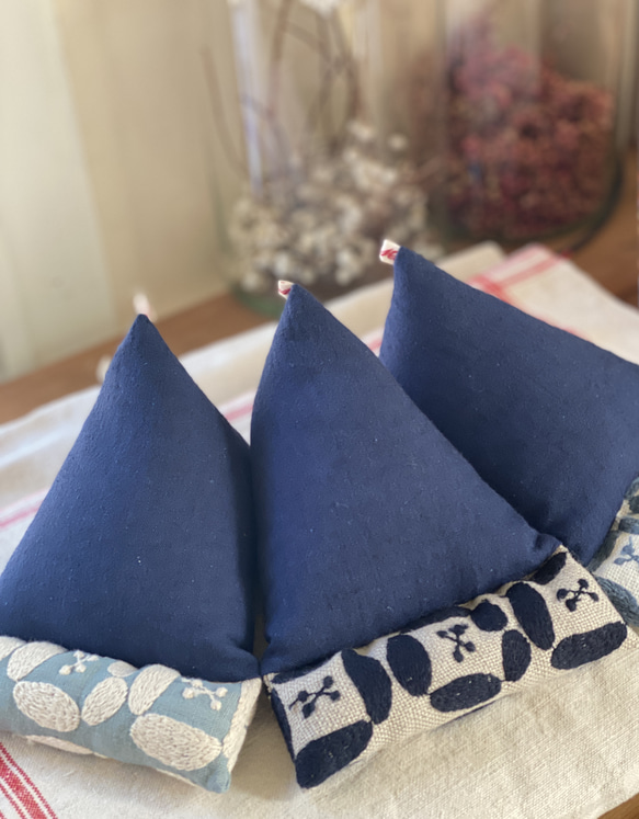 * new  スマホスタンド　ミナペルホネン(dear) 1枚目の画像