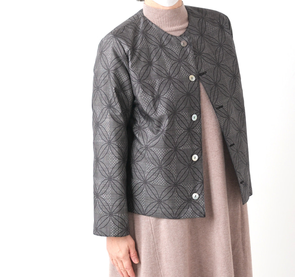 大島紬のノーカラージャケット リバーシブル グレー七宝 着物リメイク