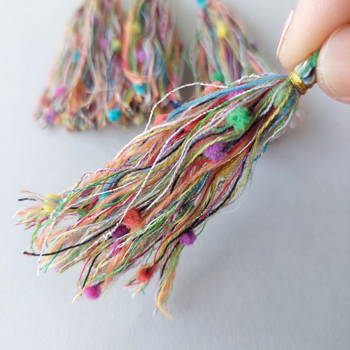 引き揃え糸 タッセル(43) 素材糸 パーツ カラフル 毛糸 Lola patti
