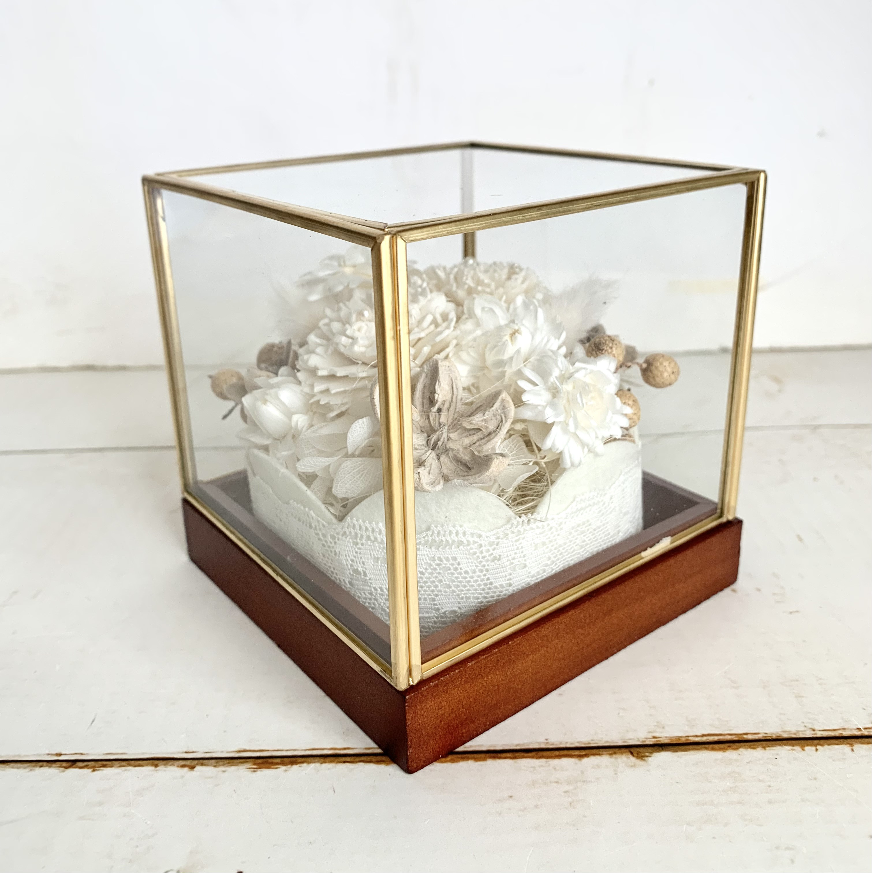 リングピロー　完成品　ホワイトブーケ　(ガラスケース入り)