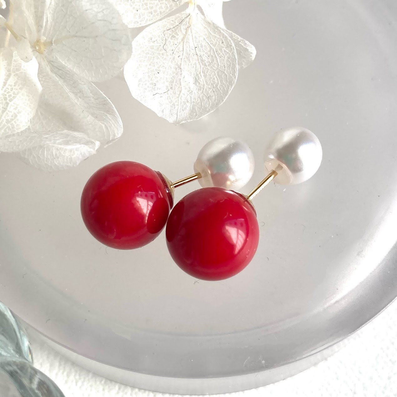 ～紅玉の一滴～大粒赤サンゴのひと粒ピアス