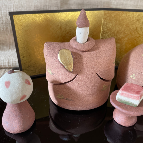 陶雛 (焼締め)屏風と小物付き その他人形 茜窯 通販 18920086｜Creema