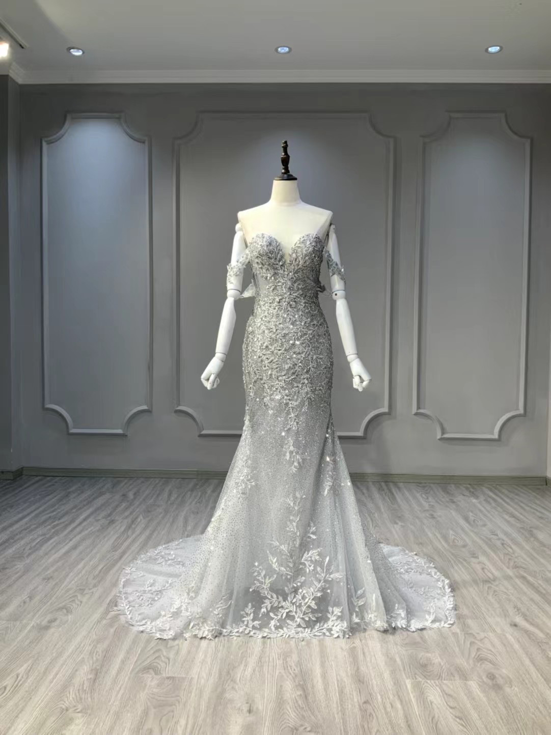 躊躇しない、今すぐ買う！タイトスカート　枝花刺繍クラシカル　高級ウェディングドレス　オフショルダー　肩空き　デコルテ花嫁