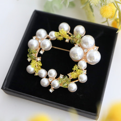 ミモザのリースブローチ 2枚目の画像