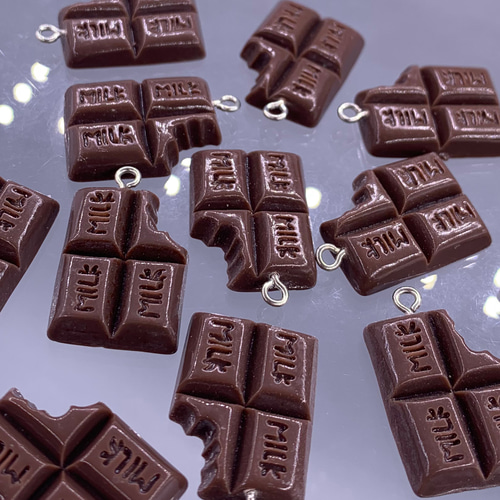 チャーム チョコ お菓子 食べかけの板チョコ 28mm 12個 チョコレート