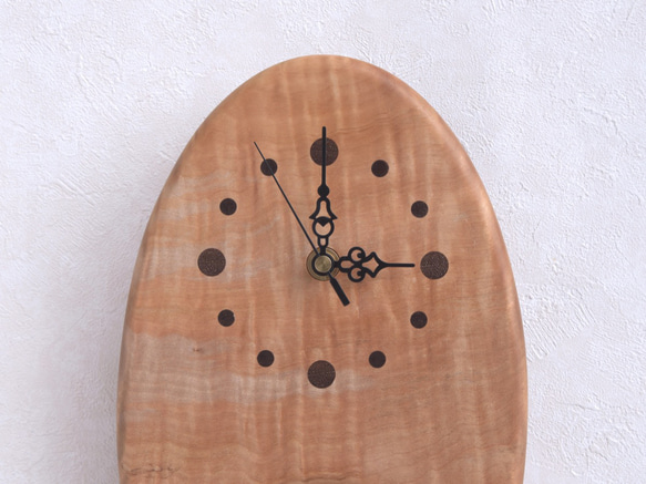 タマゴの振子時計（トチ） 2枚目の画像