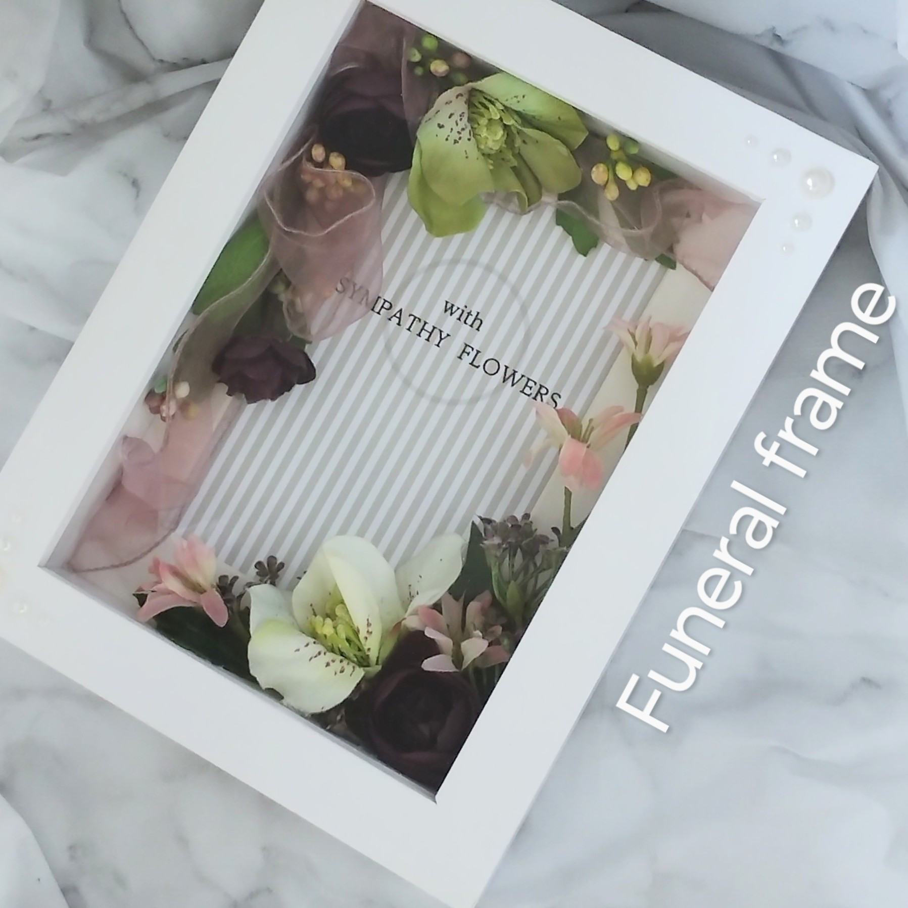 お悔やみ・虹の橋・フォトフレーム【遺影花額】No.43クリスマスローズ・ラナンキュラス・オーガンジーリボン　〜一点物〜