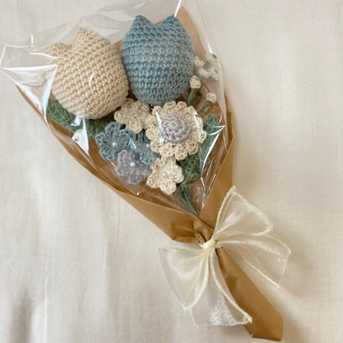 くすみチューリップ デイジー かすみ草 花束 編み物 枯れない花 お祝い