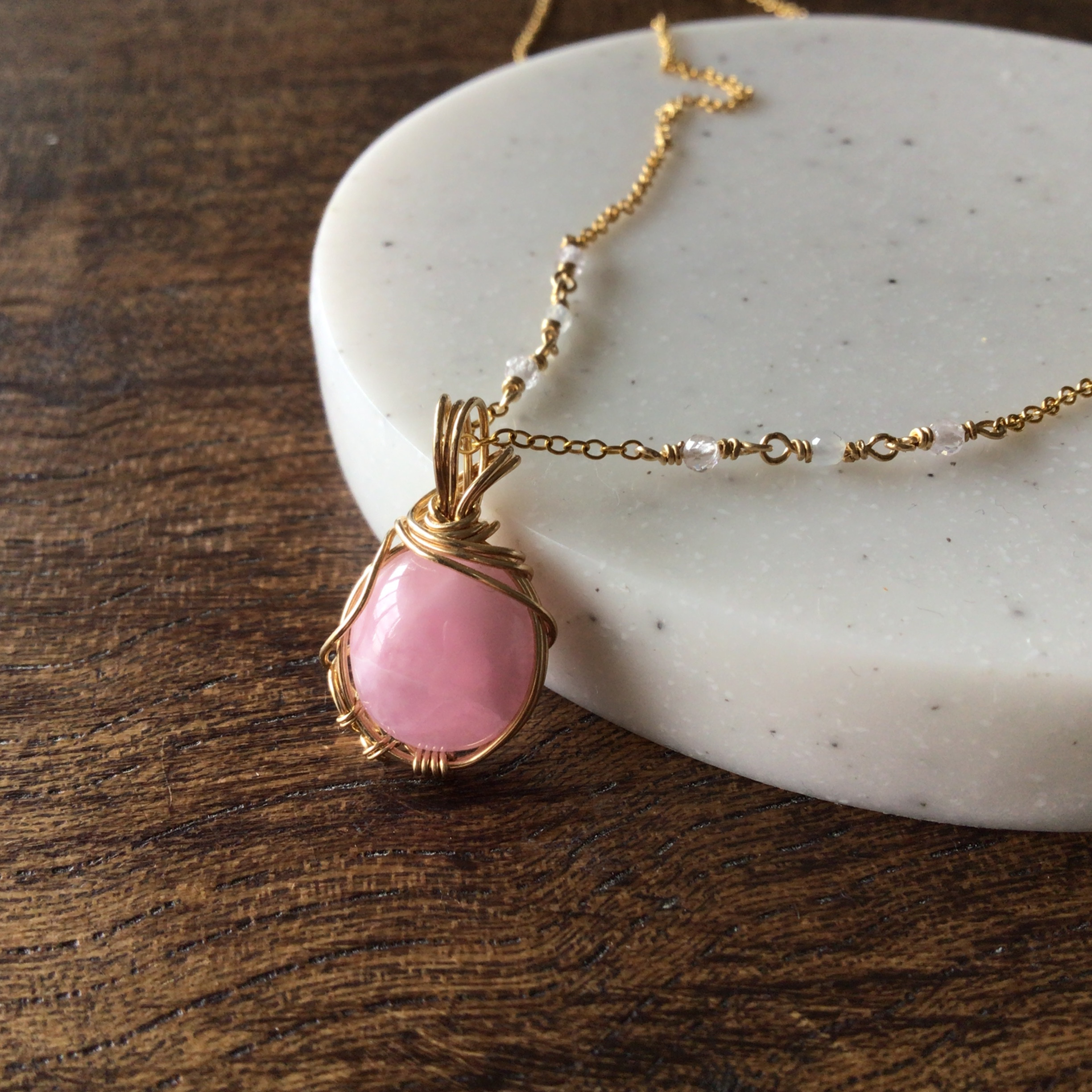 ピンクアラゴナイトのペンダント