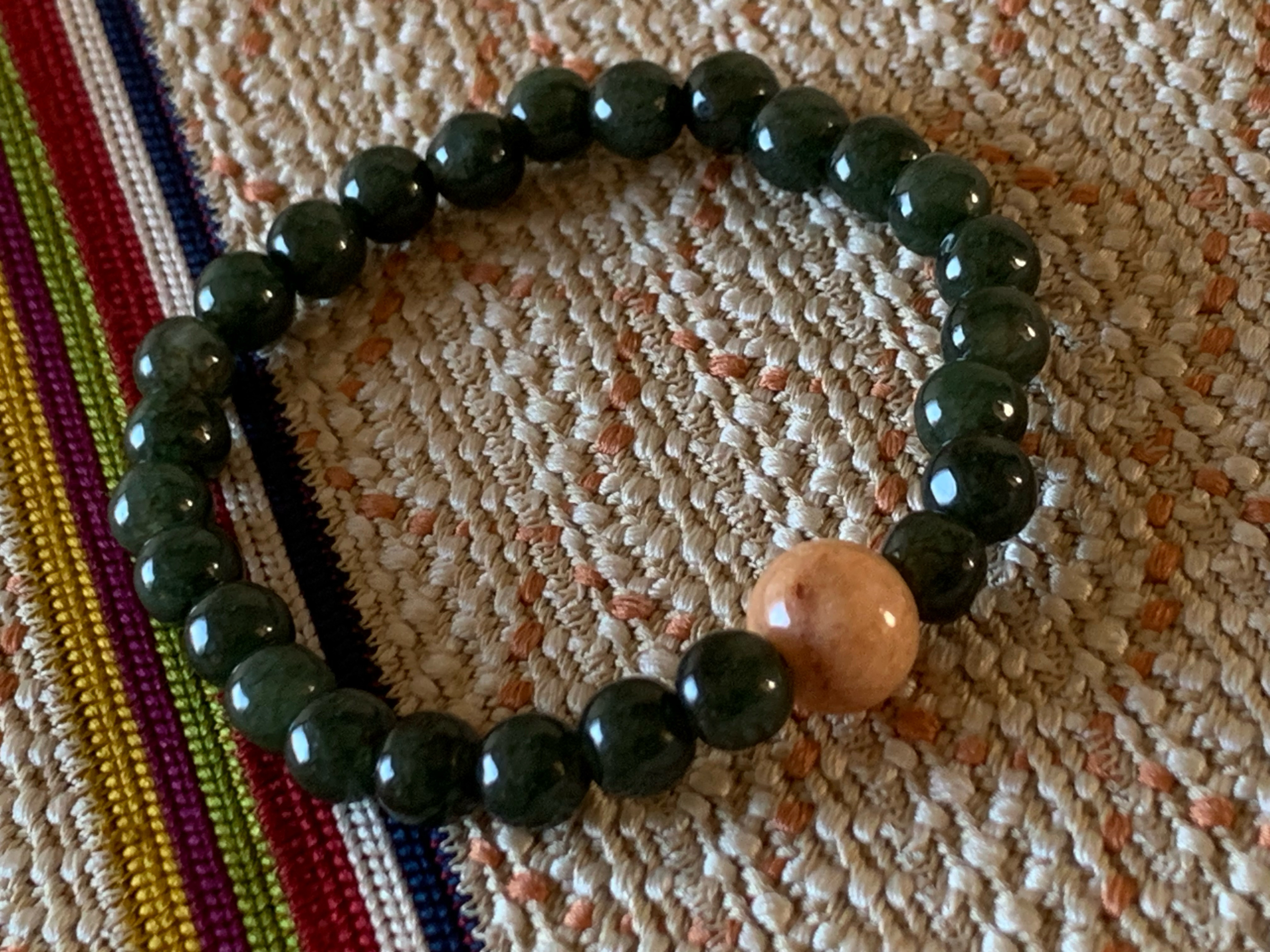 ビンテージ翡翠：ミャンマー翡翠のみでお繋ぎしましたブレスレット