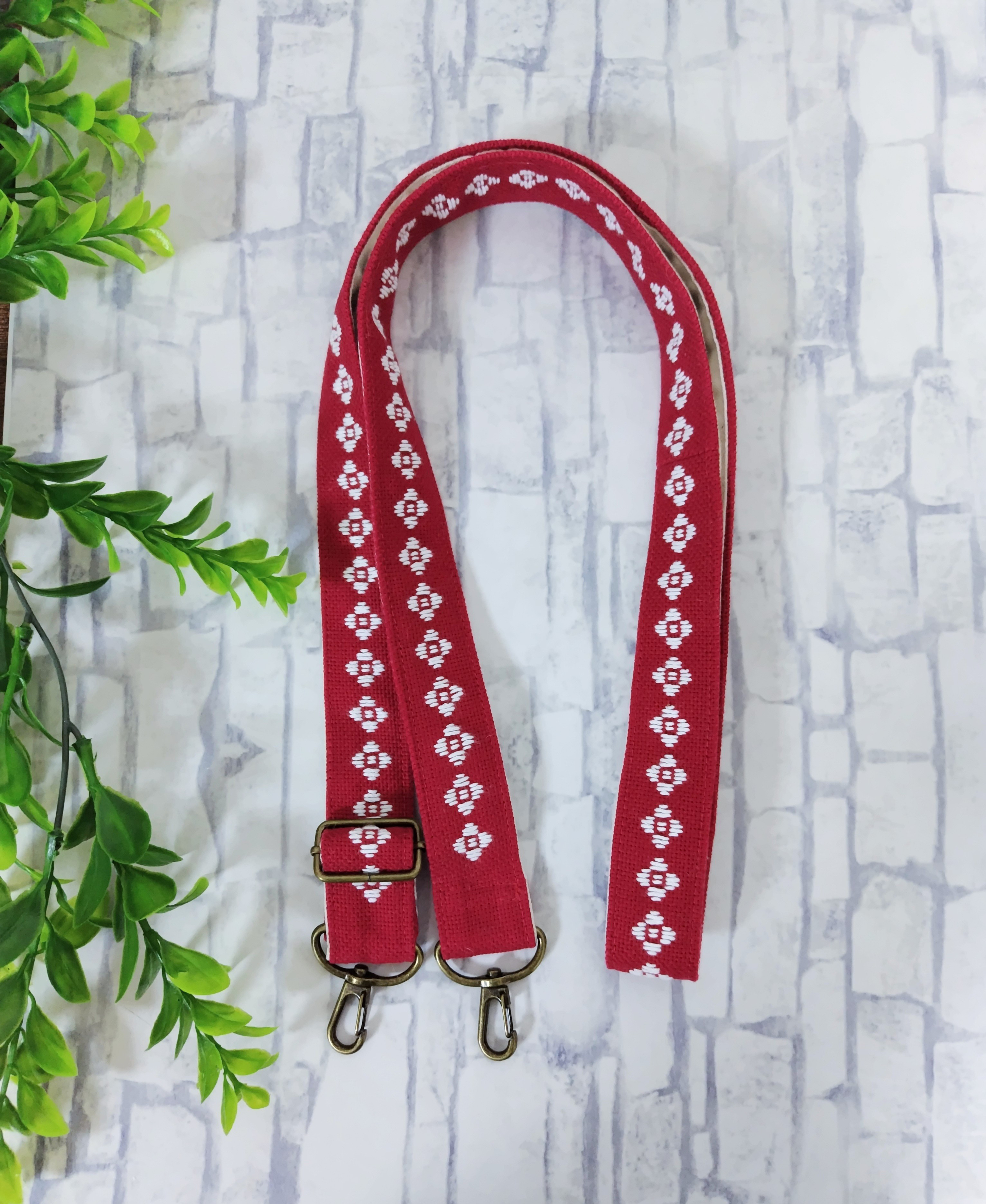 こぎん刺し　スマホショルダー　スマホベルト　スマホホルダー　エンジ色　スマホストラップ