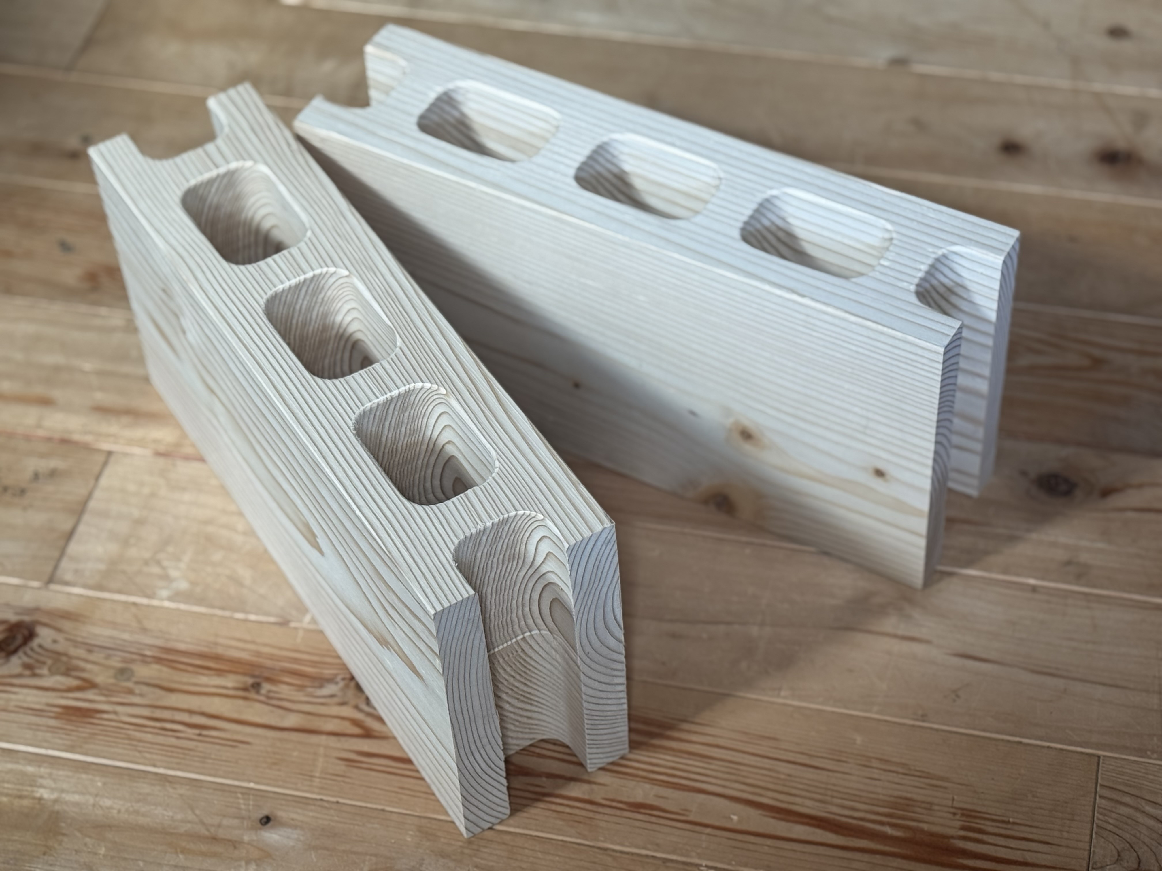 天然木のブロック（ヒノキ）