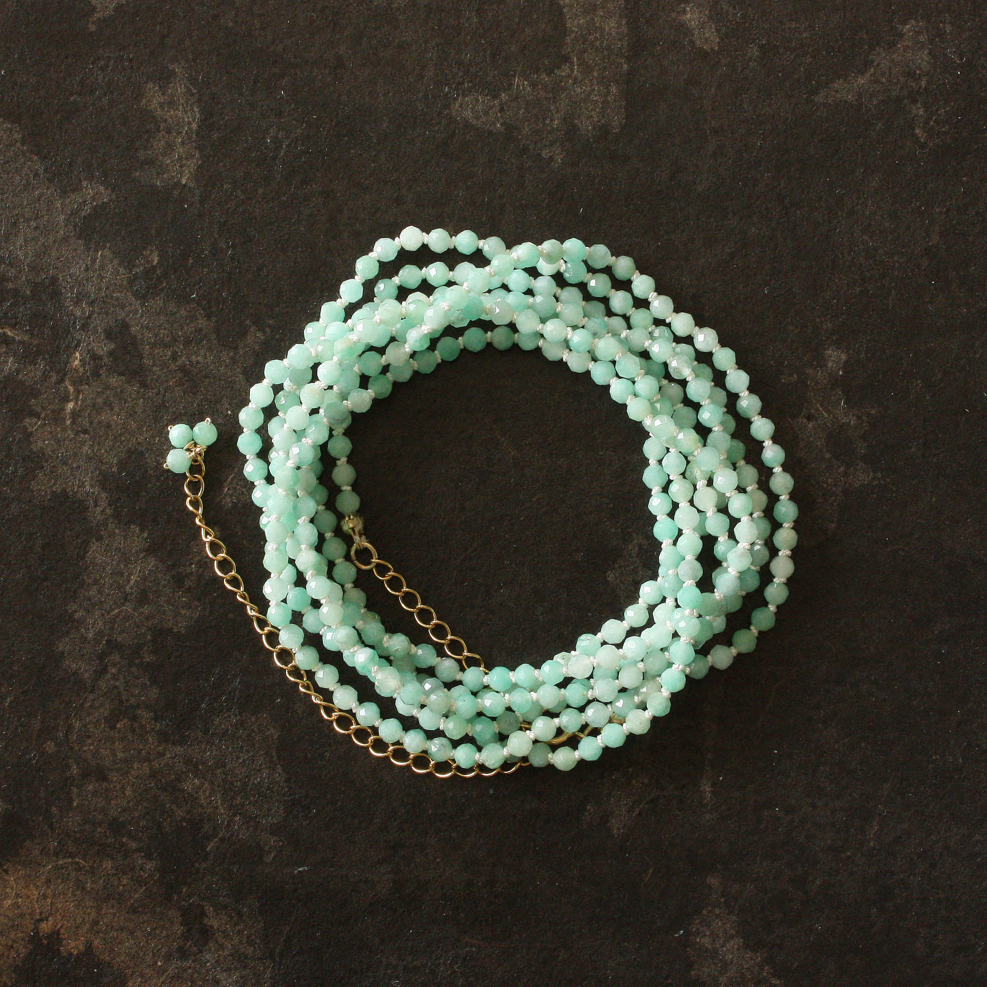 No. 140 130cm・エメラルドのネックレス（淡）