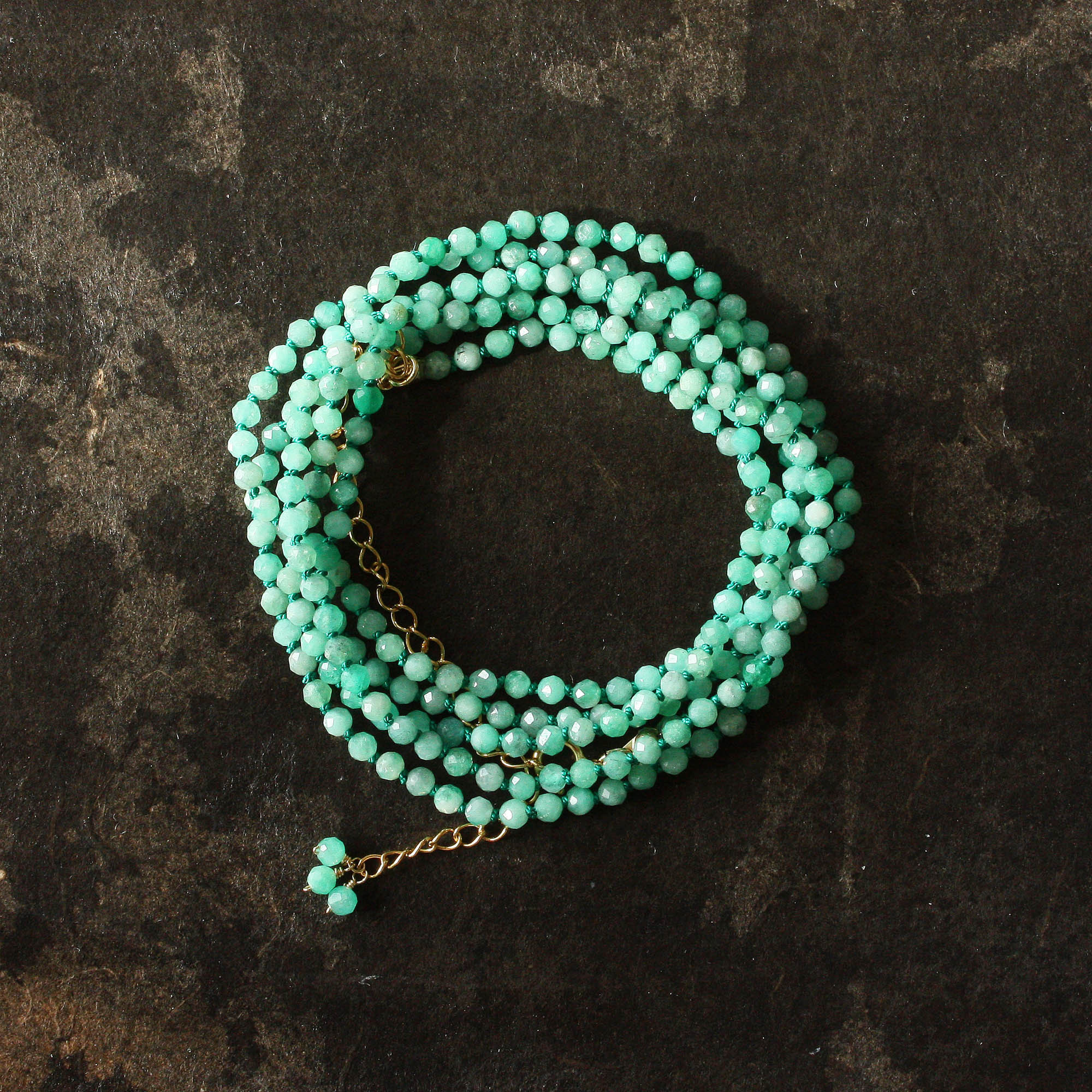 No. 141 105cm・エメラルドのネックレス（濃）