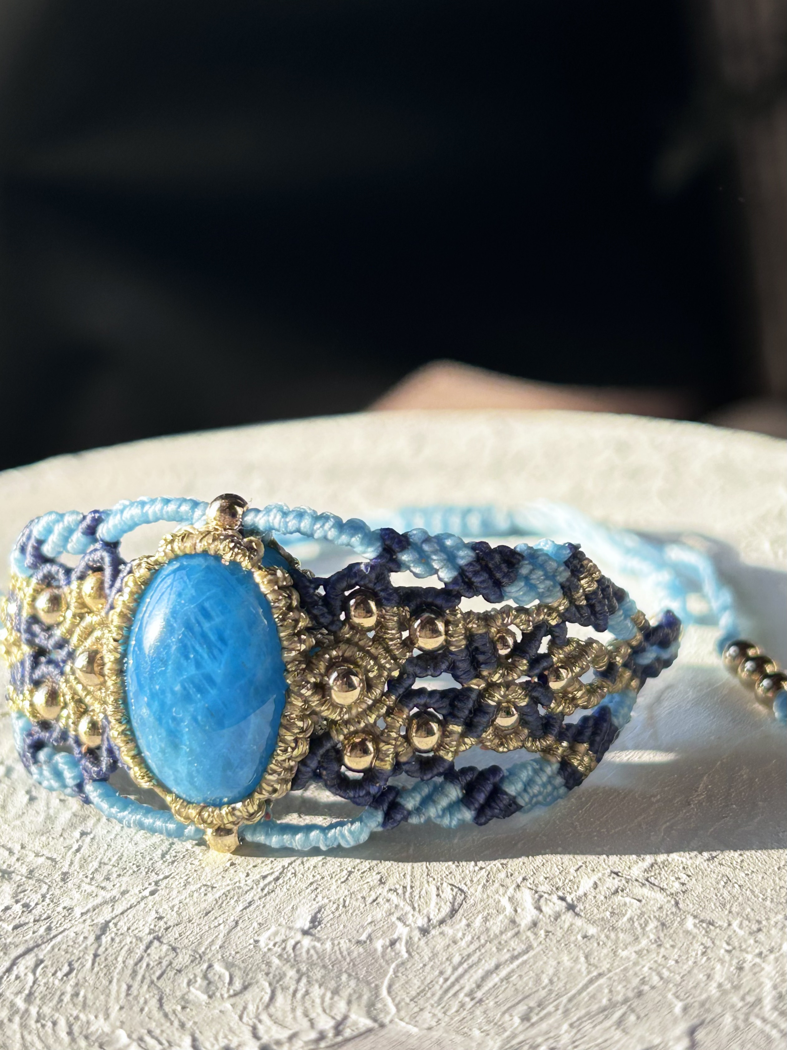 マクラメ×天然石 ブルーアパタイト ブレスレット サイズフリー