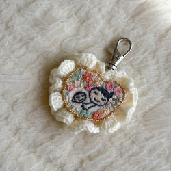 手編み×刺繍】 フリルつきマタニティーマーク / 刺繍 /手編み