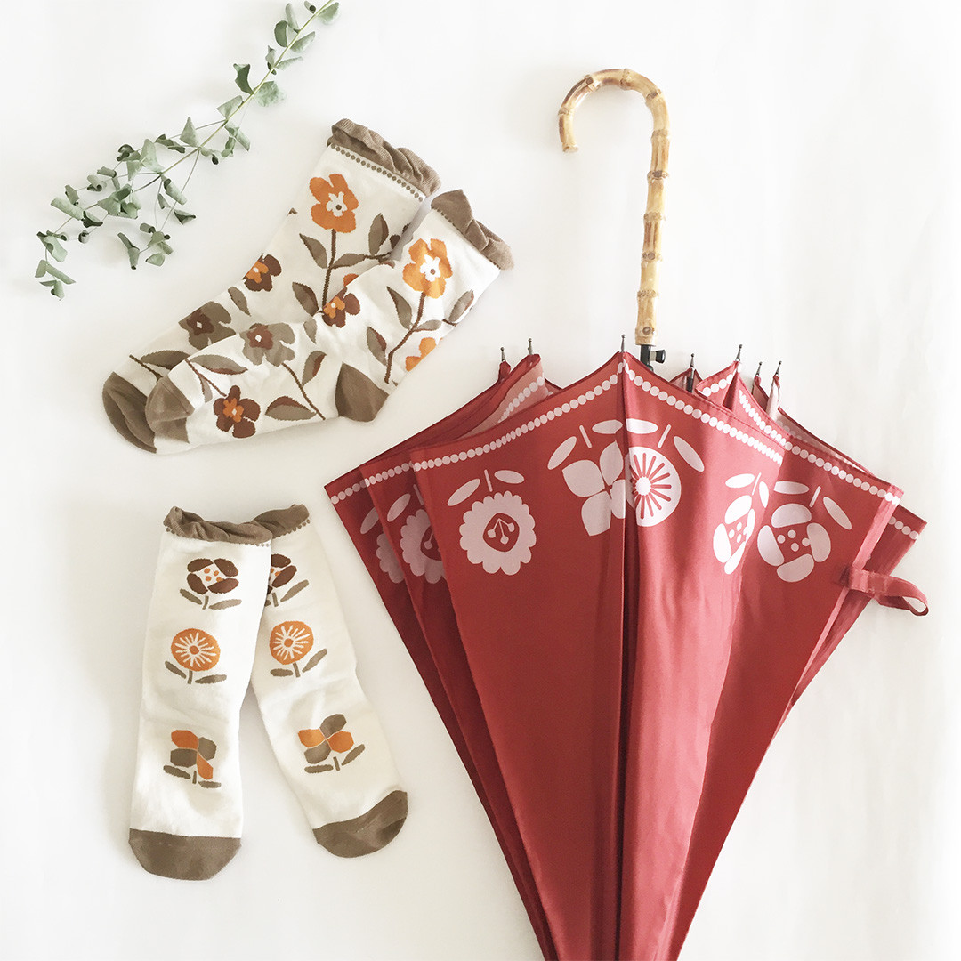 【当日発送】母の日ギフト メッセージカード無料印字　お得な傘 靴下2足セット 竹ハンドル 晴雨兼用傘 プランターレッド