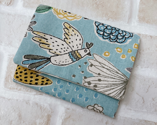 ✳︎ハンドメイド✳︎ポーチ付きティッシュケース　花柄　ブルー ポケット＆蓋付き ポケットティッシュケース ブルーフラワー