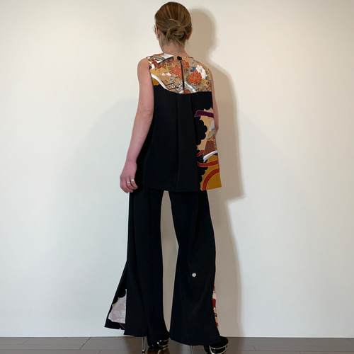 総絞り着物リメイクセットアップ 刺繍　ワイドパンツ　チュニック ブラック 総絞り着物リメイクセットアップ 刺繍 ワイドパンツ チュニック