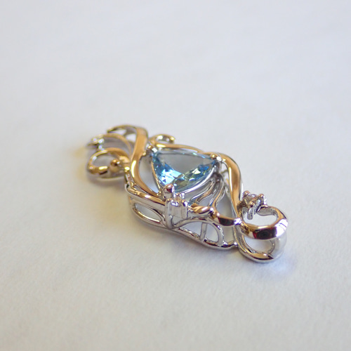 アクアマリン高品質ブルーカラー 鳳凰デザイン ペンダントトップ