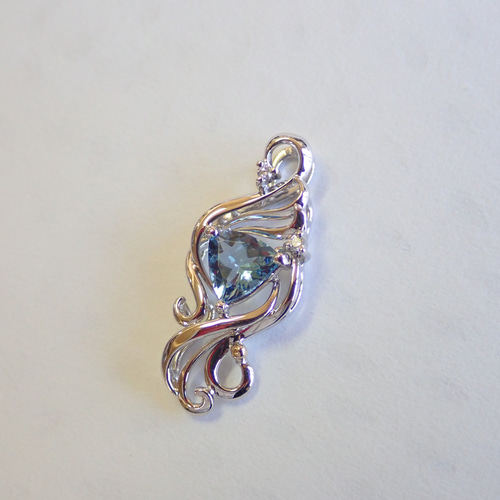 アクアマリン高品質ブルーカラー 鳳凰デザイン ペンダントトップ