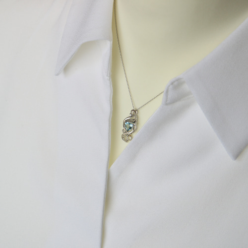 アクアマリン高品質ブルーカラー 鳳凰デザイン ペンダントトップ